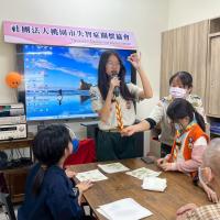 Next, everyone prepared to make name tags on bamboo slips.