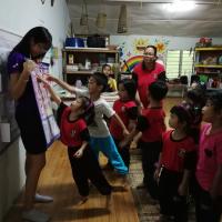 Playing a mini game to allow students to recognize body parts