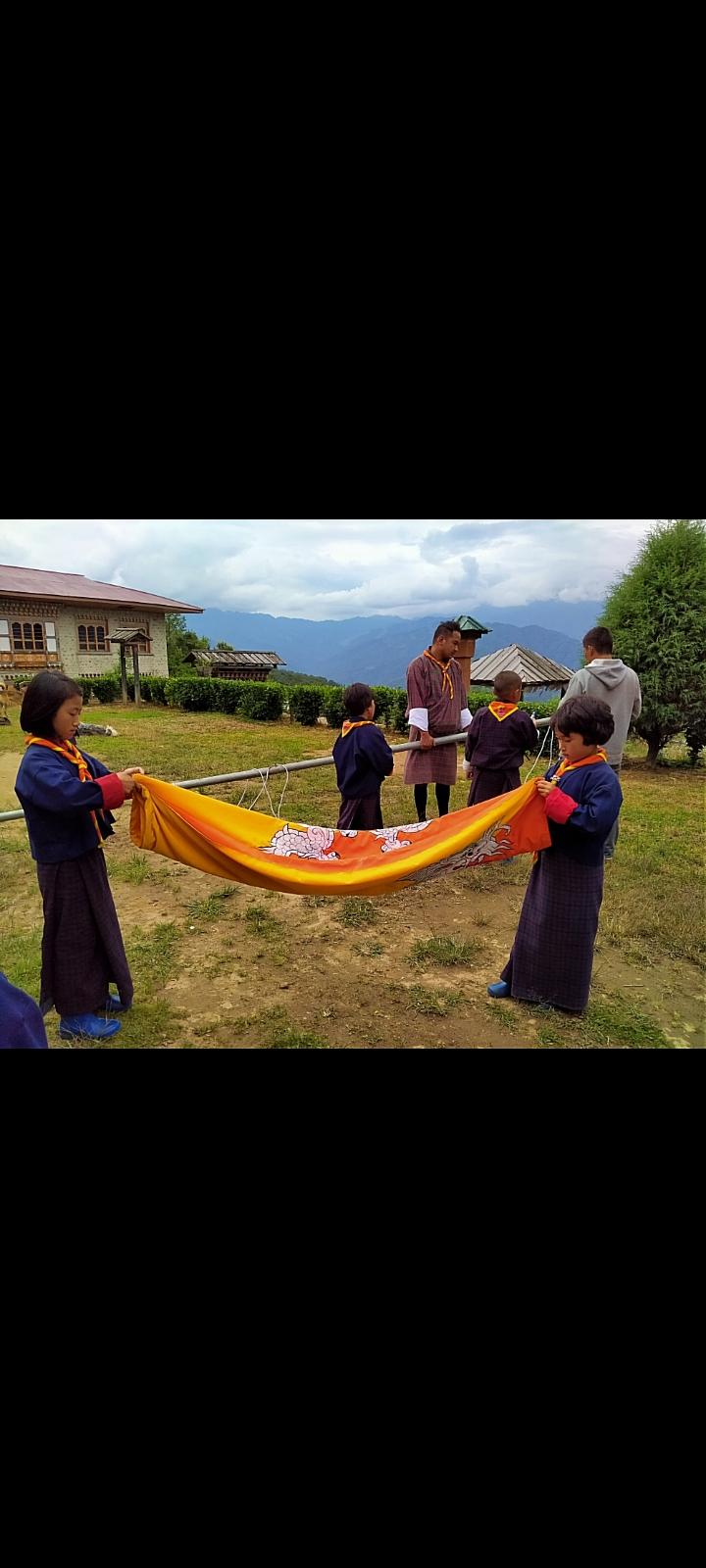 learning to hoist flag and the procedure to do so World Scouting