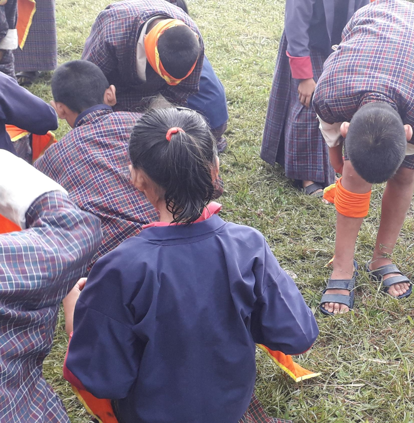  Teaching First Aid using Scout Scarf World Scouting