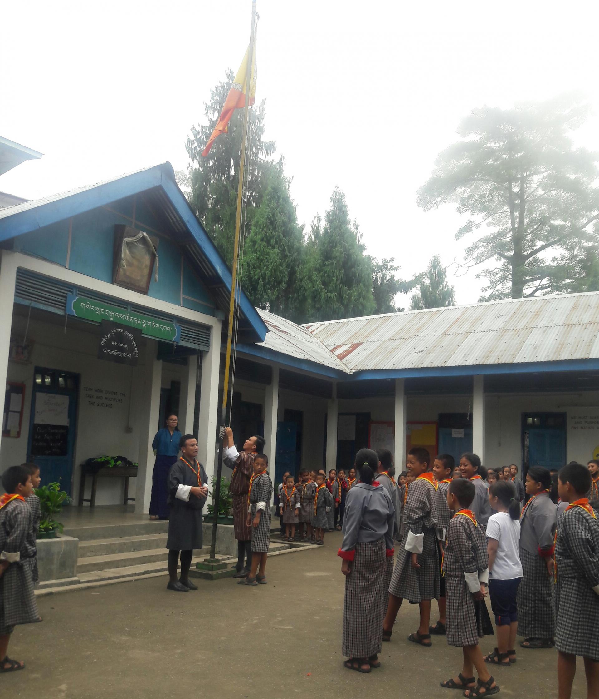 the parts of flag and how to hoist World Scouting