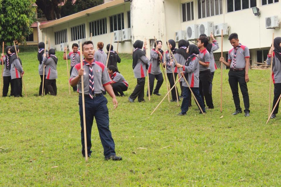 latihan kawad tongkat World Scouting
