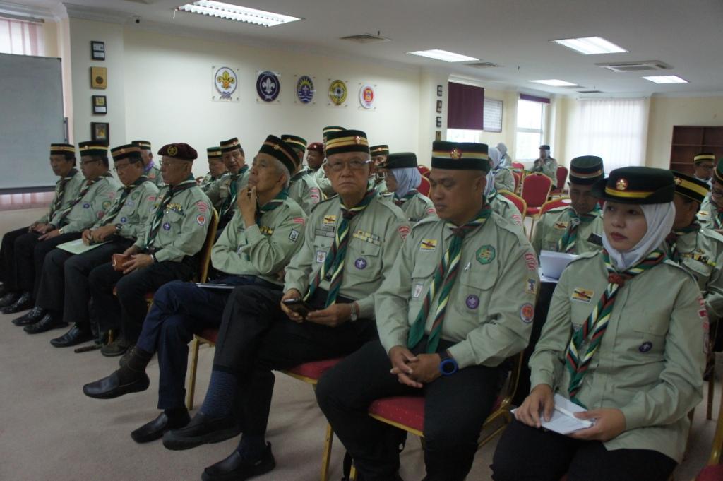 MESSENGERS OF PEACE (MOP) BRIEFING FOR LEADERS World Scouting