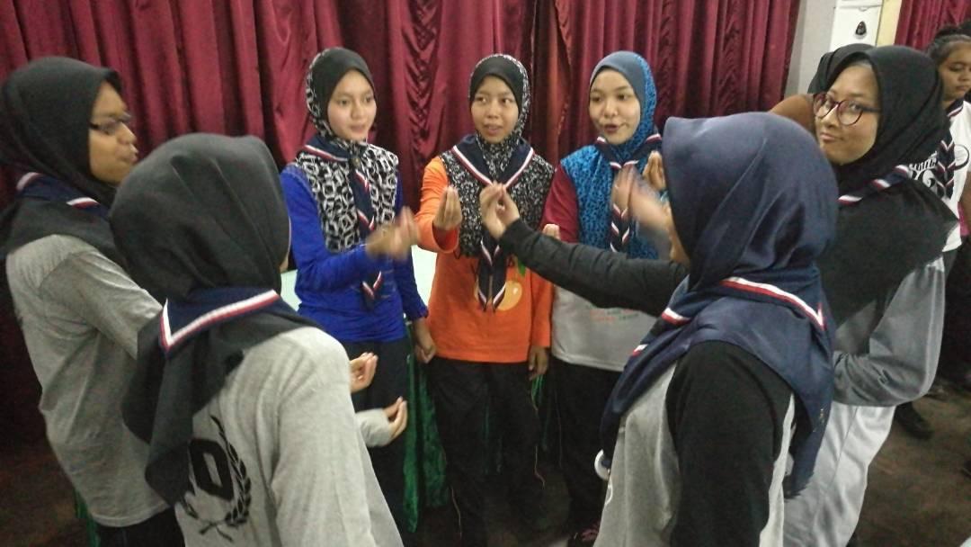 Alele Kita Tongga Bersama Peserta Kursus Pengakap Remaja World Scouting