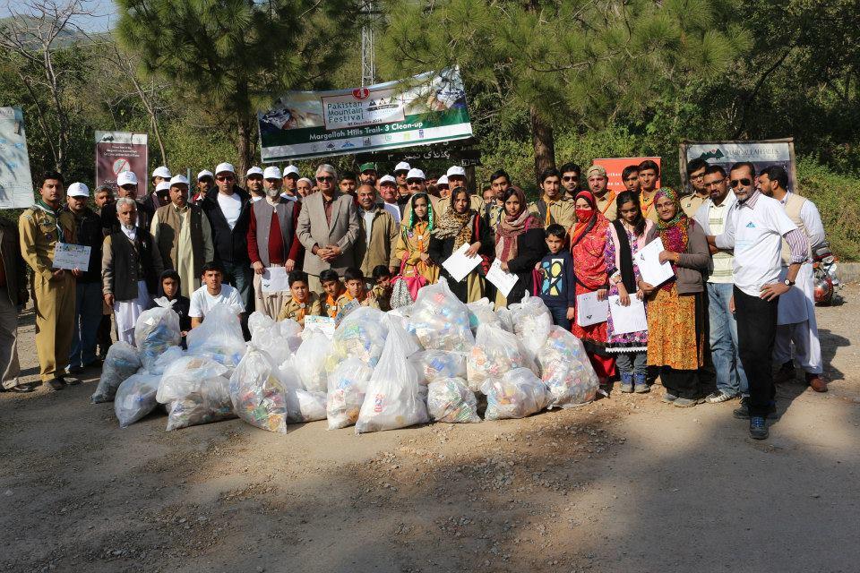 hiking and mission cleaning pakistan mountains 