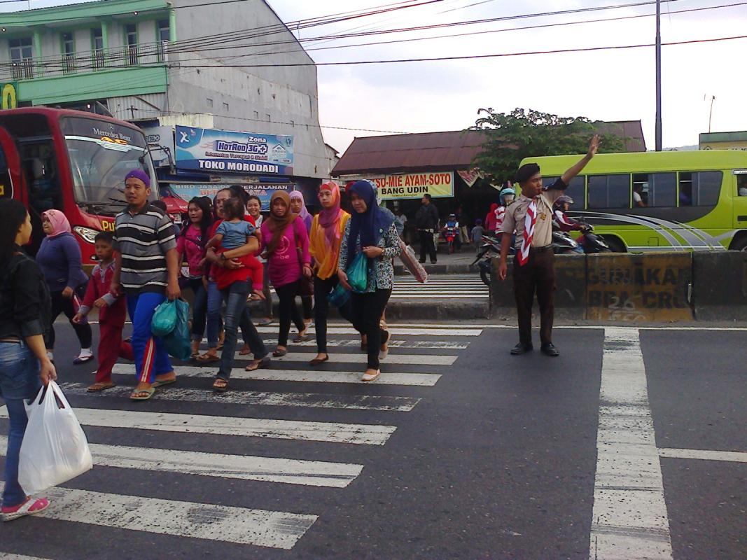 Pramuka Membantu Arus Mudik