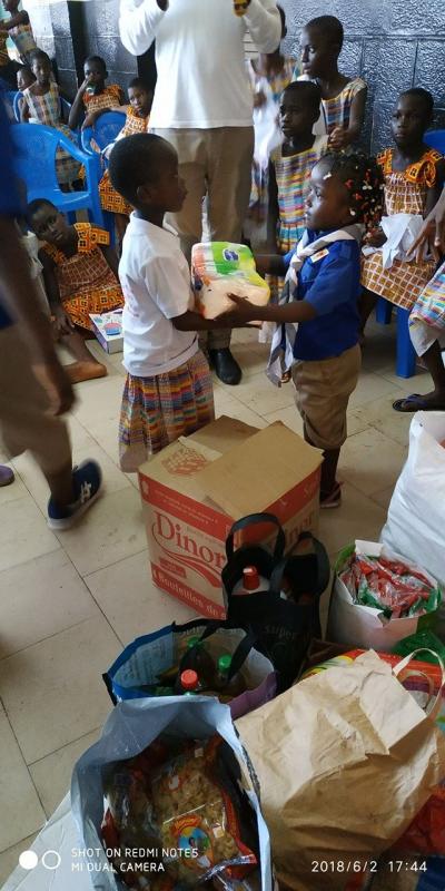 Dons à l'orphelinat des jeunes filles de Grand Bassam Cote d'Ivoire
