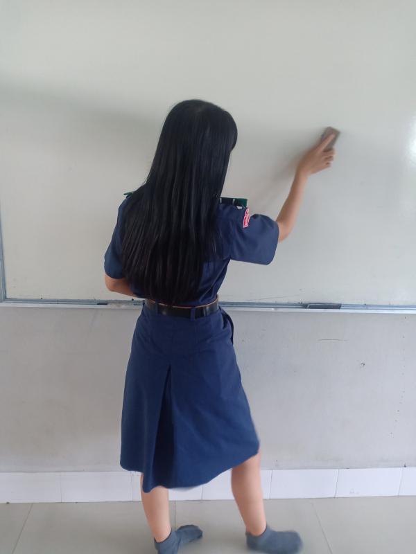 ทำความสะอาดกระดานเรียน