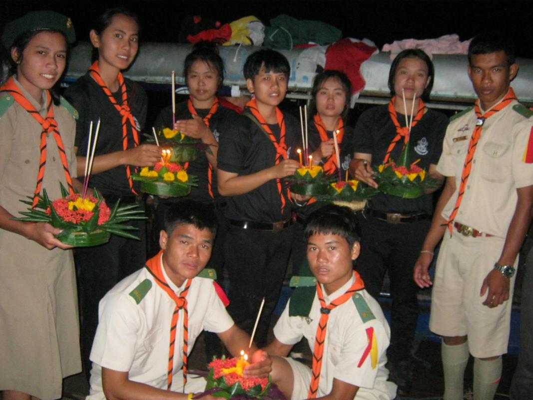9 nanny rover scouts  "OR YOR NOI"  of college of agriculture and technology  udon thani province went to Loi Krathong festival at Nong kai province on November 6,2014. 