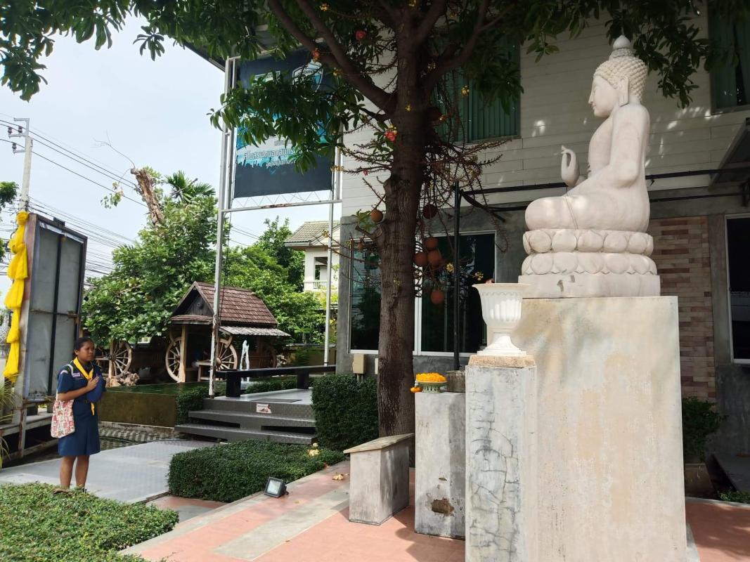 สวดมนต์ไหว้พระ