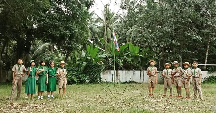 ฝึกแกนนำกองลูกเสือสามัญโรงเรียนวัดสารวัน  สพป.ปัตตานี เขต3   งานสร้าง " เสาธงลอยแบบประยุกต์ "
