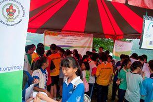 Messengers of Peace: Merdeka Hike & Clean Up The World 2013