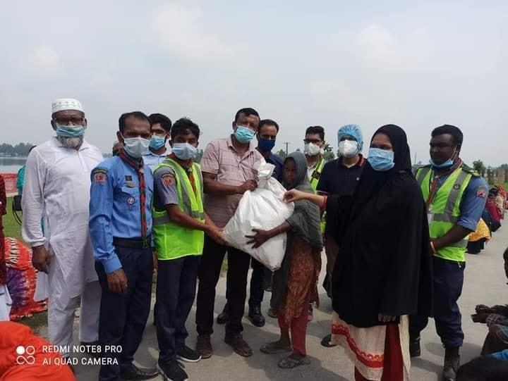 সিরাজগঞ্জ সদর উপজেলার খোকশা বাড়ী ইউনিয়নের বন্যায় ক্ষতিগ্রস্থদের সাহায্যার্থে