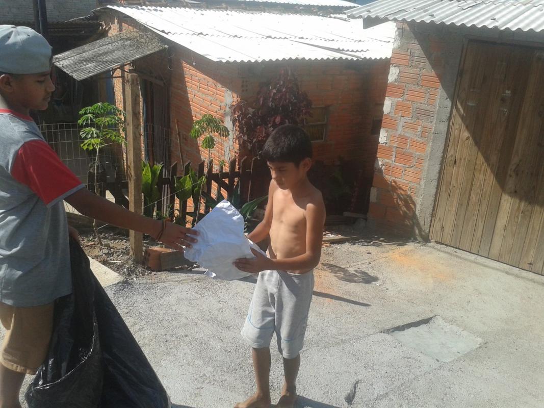 GINCANA DE ARRECADAÇÃO DE BRINQUEDOS PARA AS CRIANÇAS CARENTES
