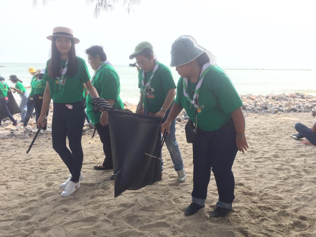 จิตอาสาเก็บขยะ