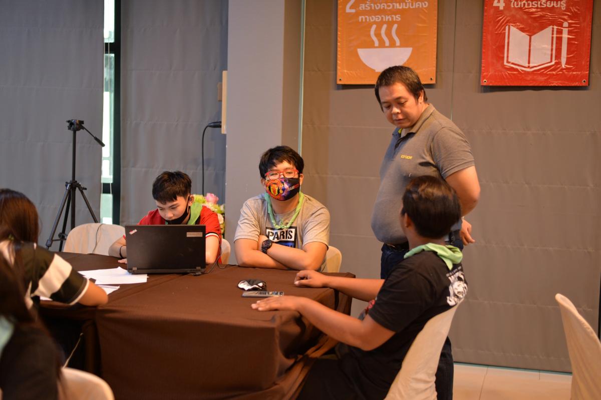 เป็น staff ดูแลเด็กเข้าค่าย