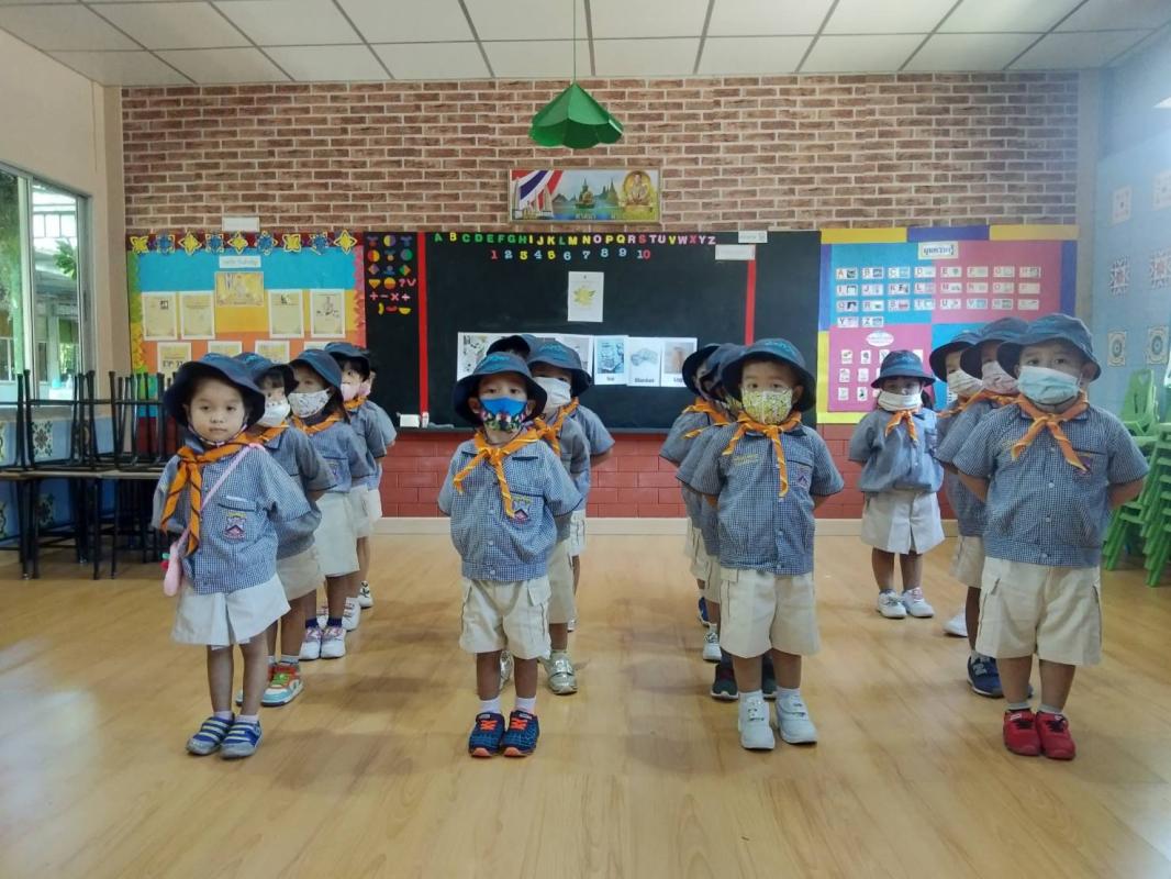 ฝึกระเบียบแถวอ.1ห้องแตงโม