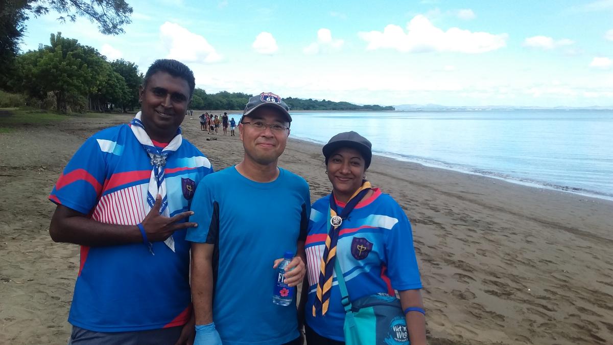 PEACE BOAT CLEANS FIJIAN SHORES