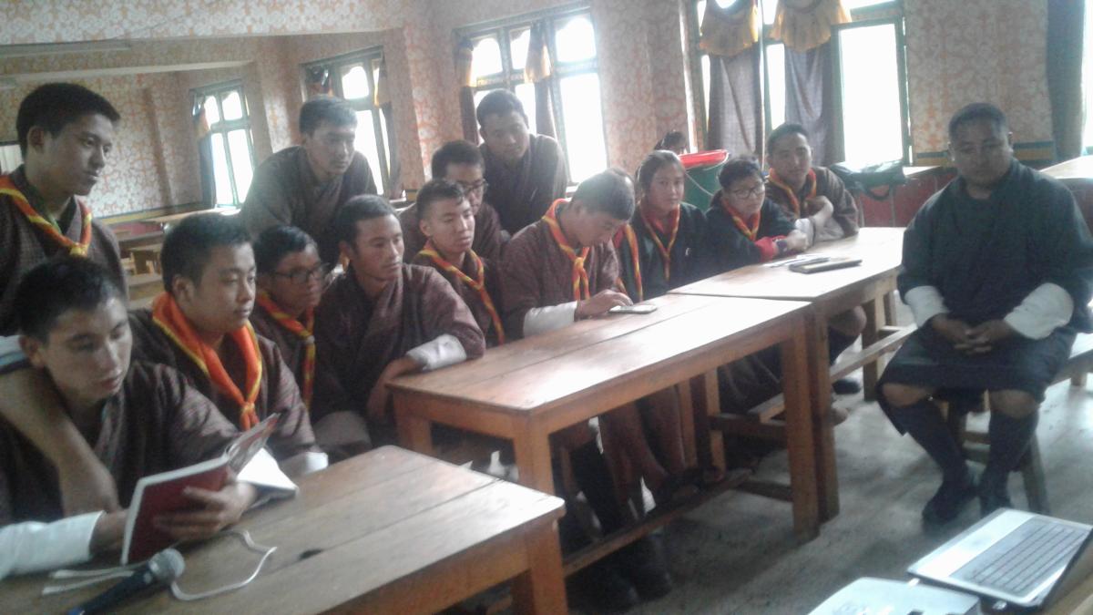 Advocating scouts of zoring college on massenger of peace