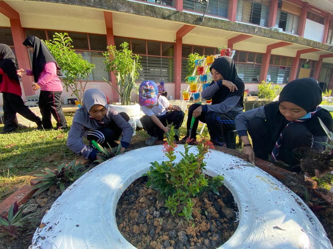 Hari Keamanan Sedunia “Kami Bertekad Untuk Menjaga Keseimbangan Alam”