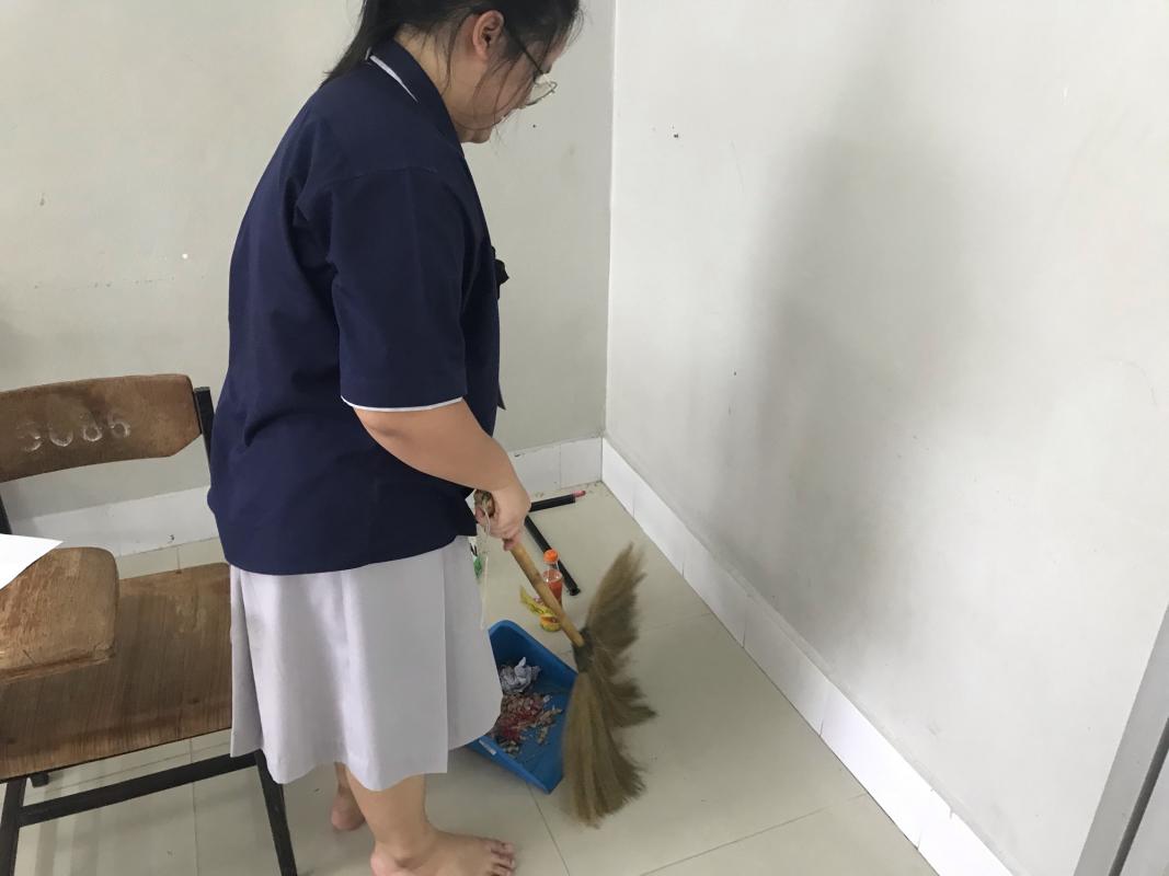 จิตอาสาทำความสะอาดในห้องเรียน
