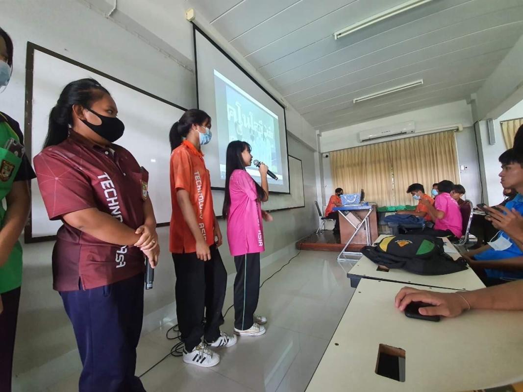 ให้ความรู้น้องๆเกี่ยวกับการทำวิดิโอสื่อประชาสัมพันธ์