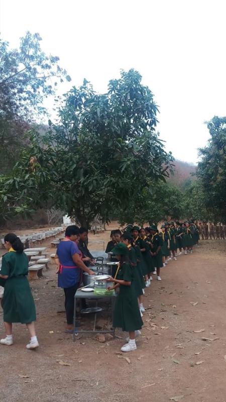 เข้าแถวฝึกระเบียบวินัย ต่อตนเอง การรับประทานอ