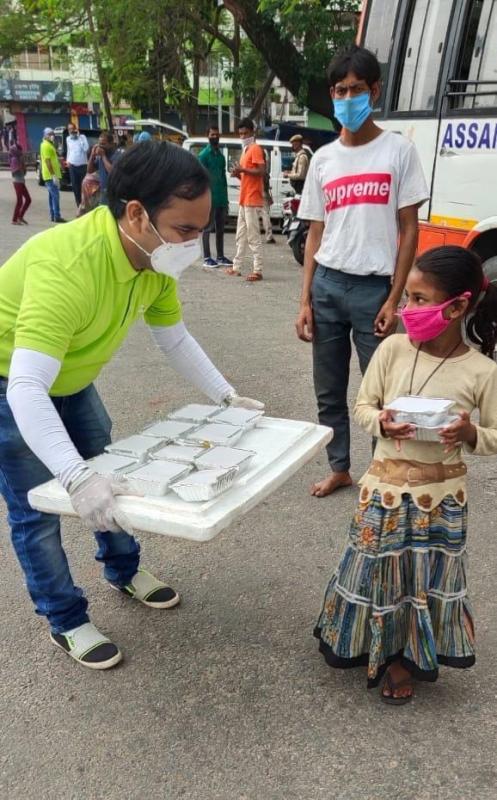 COOKED FOOD DITRIBUTION AMID COVID-19 LOCKDOWN