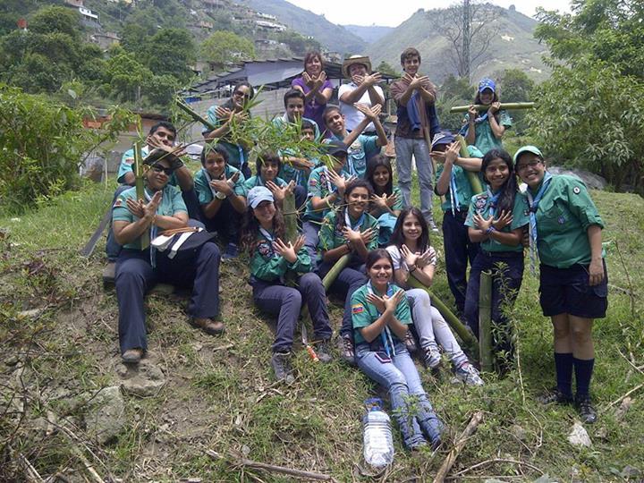 SIEMBRA DE BAMBÚ COMO MEDIO DE PROTECCIÓN EN LA LADERA DEL RIÓ MOMBOY