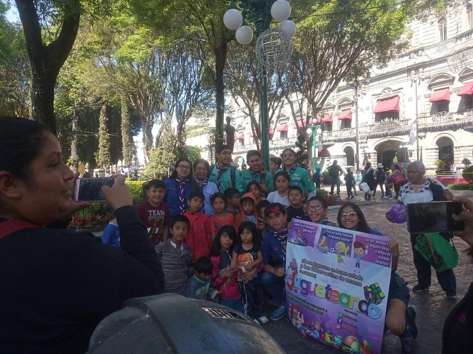 Jugueteando