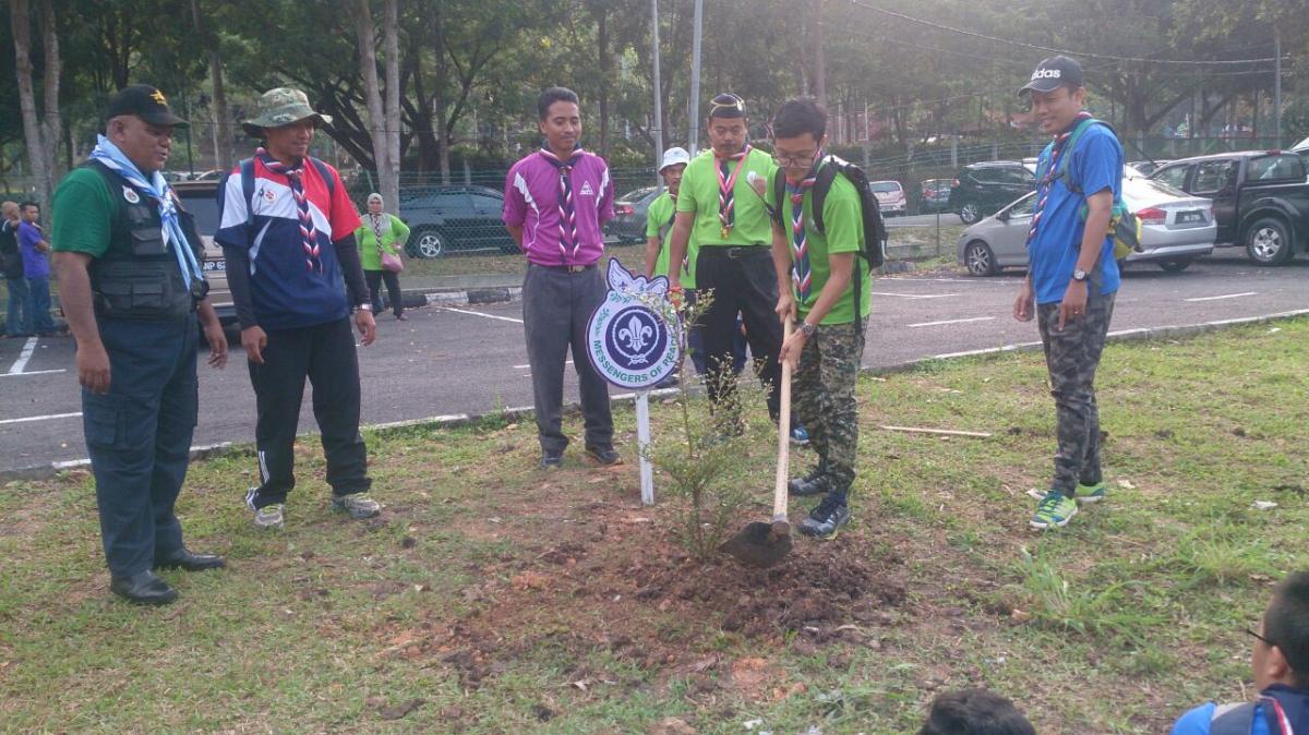 PROGRAM KEMBARA ALAM : EKSPLORASI GUNUNG LAMBAK 2017