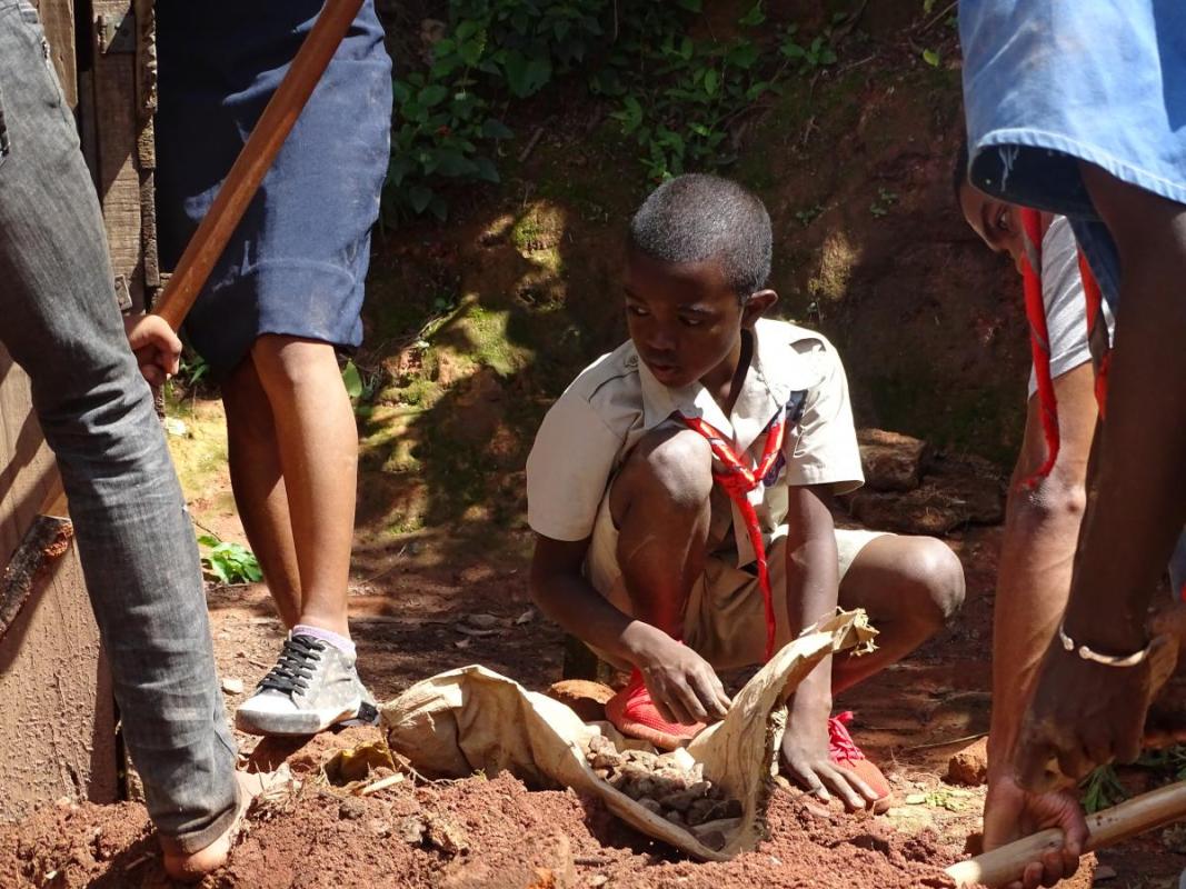 Jardin de Paix pour le Collège d'Enseignement Général Tanjombato Tanà Madagascar