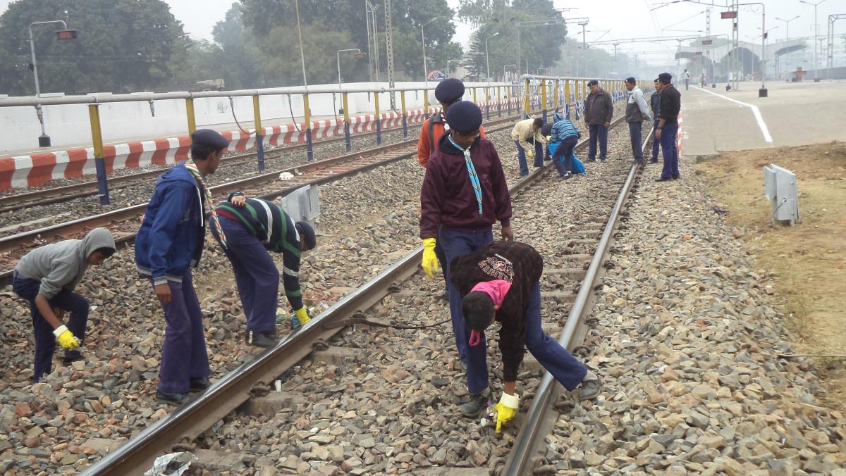 cleanliness awarness camp at muri railway station