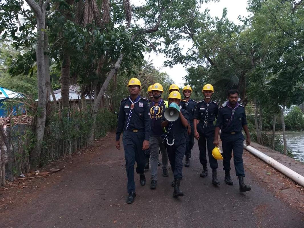 ঘূর্ণিঝড় ফনি মোকাবেলায় জনসাধারণকে সচেতনতায় নৌ রোভার