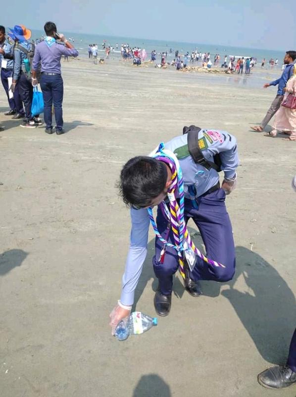 বিচ ক্লিনিং