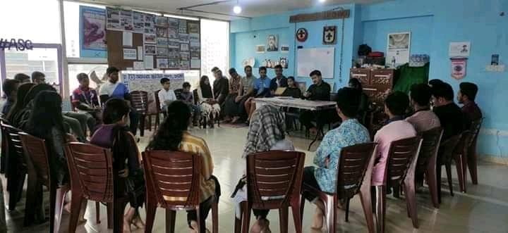 ক্রু মিটিং