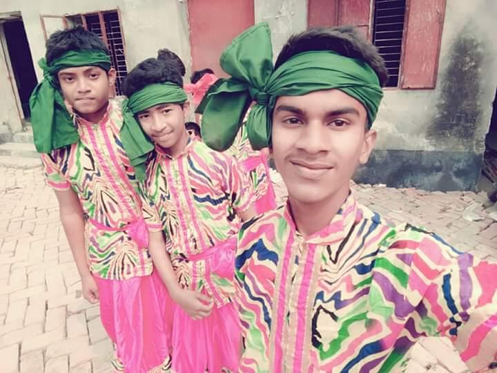 জাতীয় প্রোগ্রাম শেষে ফটোসেশন। 