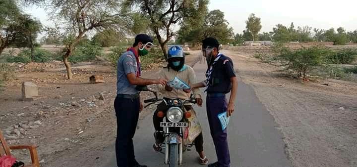 पोस्टर के माध्यम से वैश्विक महामारी कोरोना के लिए लोगों को किया जागरूक।