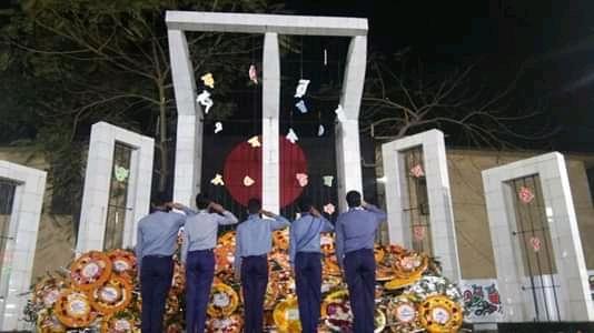 আন্তর্জাতিক মাতৃভাষা দিবসে শহীদ মিনারে সেবা প্রদান

