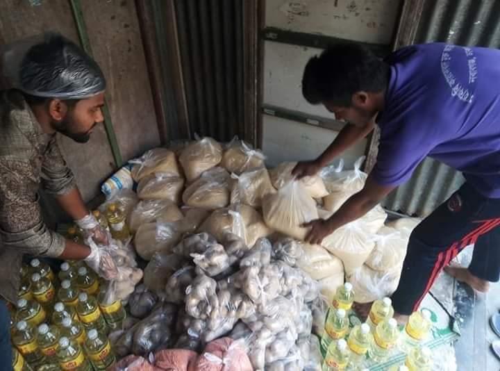 কোরনা ভাইরাসে অসহায় মানুষের মাঝে ত্রান বিতরণ 