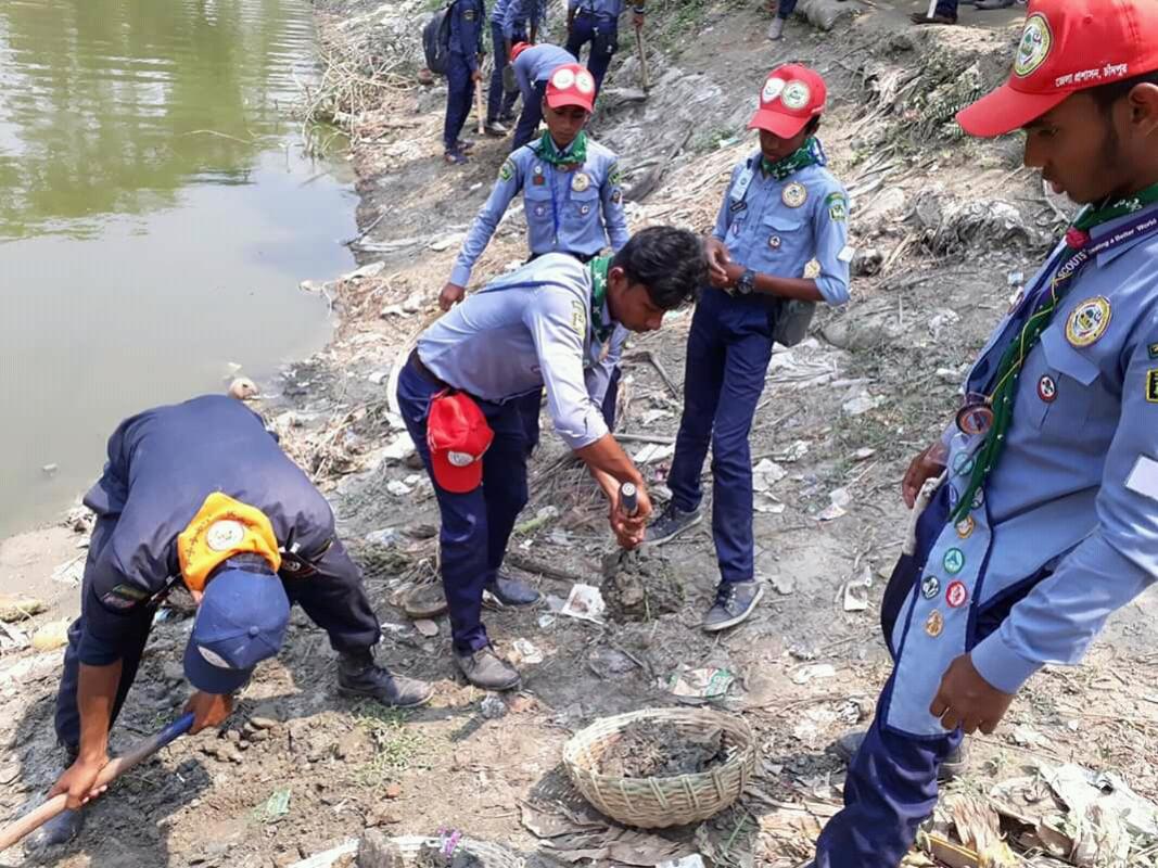 চলাচল অনুপযোগী রাস্তা মেরামত