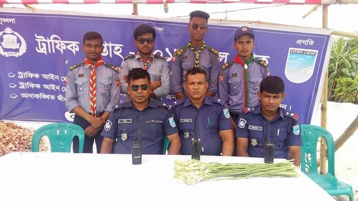 ট্রাফিক পুলিশ সপ্তাহ ২০১৮ তে সেবাদান।