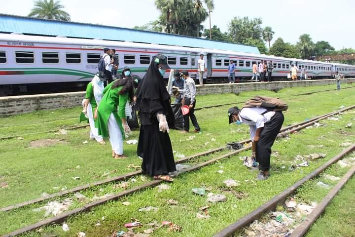 “চারপাশে ময়লা নাই, এমন একটা দেশ চাই” এ স্লোগানে জয়পুরহাটে ‘দেশটাকে পরিস্কার করি’ দিবস পালিত হয়েছে।
