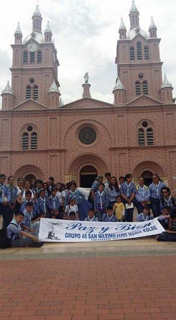 Biblioteca comunitaria Paz y Bien. Una herramienta académica y cultural  para la comunidad del sector de "El Codito". Bogotá, Colombia.  