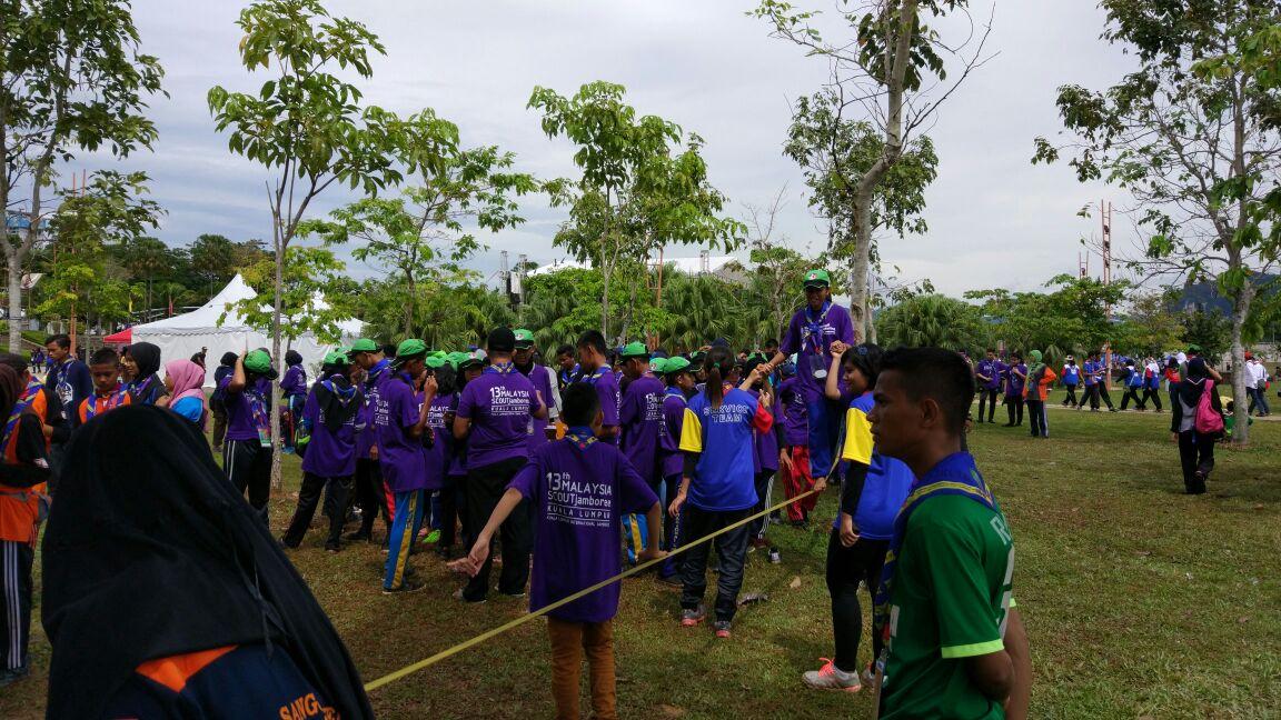 Cabaran Meniti Atas Tali