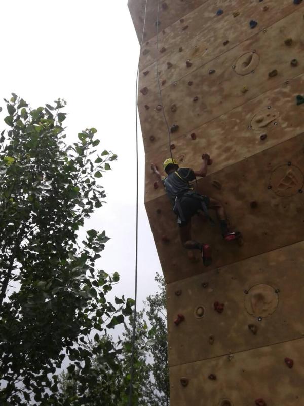 Wall climbing program