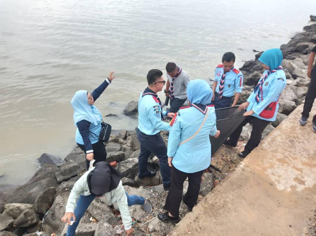 Kelana D Tawau berperang dengan SAMPAH!