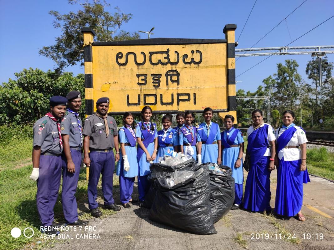 Swacch Bharath cleanliness drive by The Bharath Scouts and Guides Udupi.
