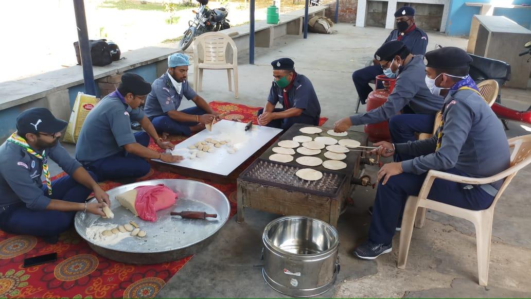 जरूरतमंद लोगों के लिए स्काउट रसोई का शुभारंभ 