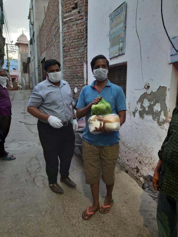 कोरॉना लॉकडाउन के दरमियान खाद्य सामग्री का किया वितरण